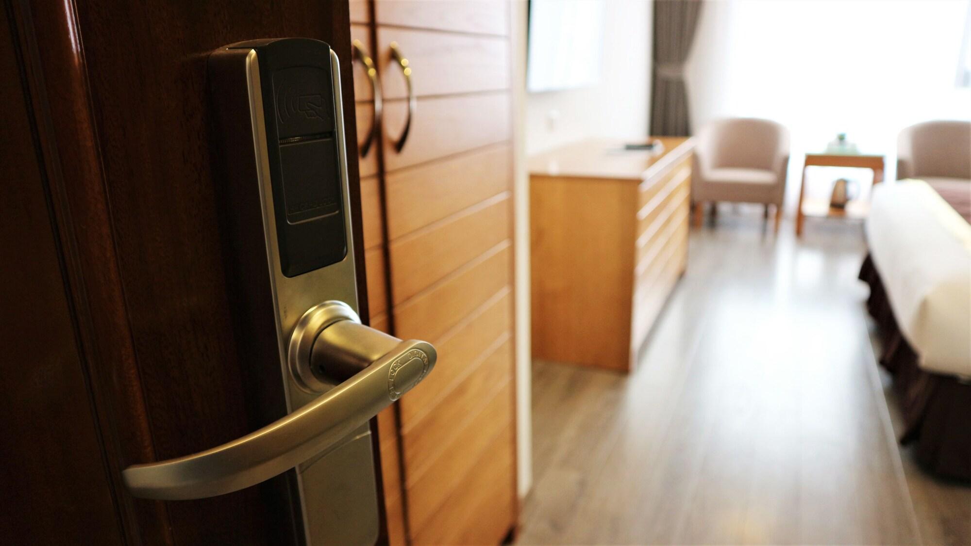 London Hanoi Hotel Экстерьер фото