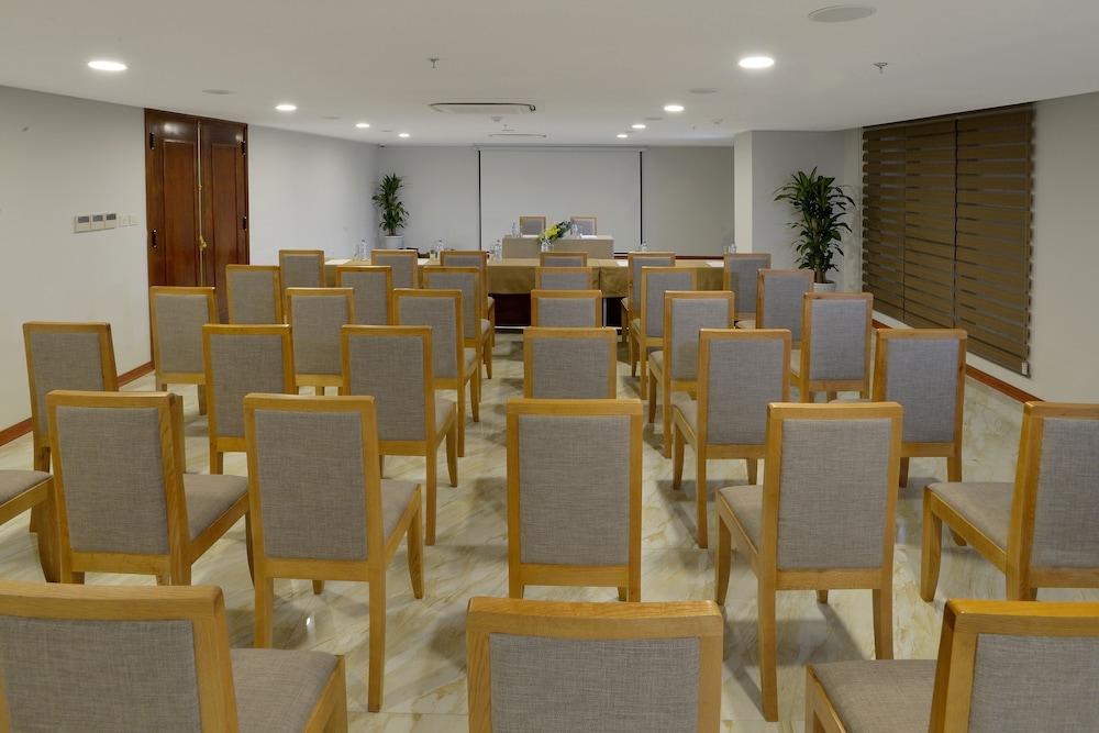 London Hanoi Hotel Экстерьер фото