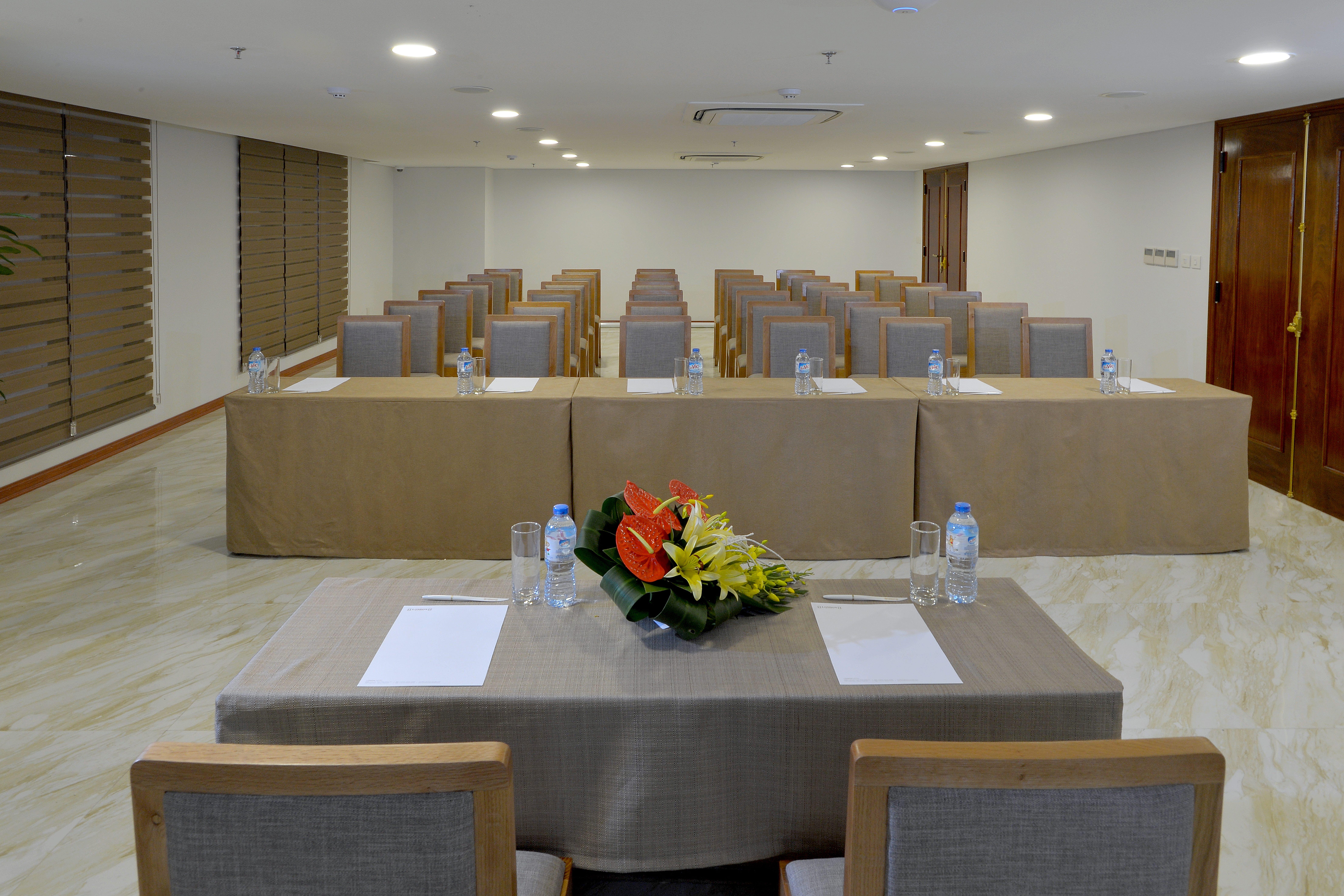 London Hanoi Hotel Экстерьер фото