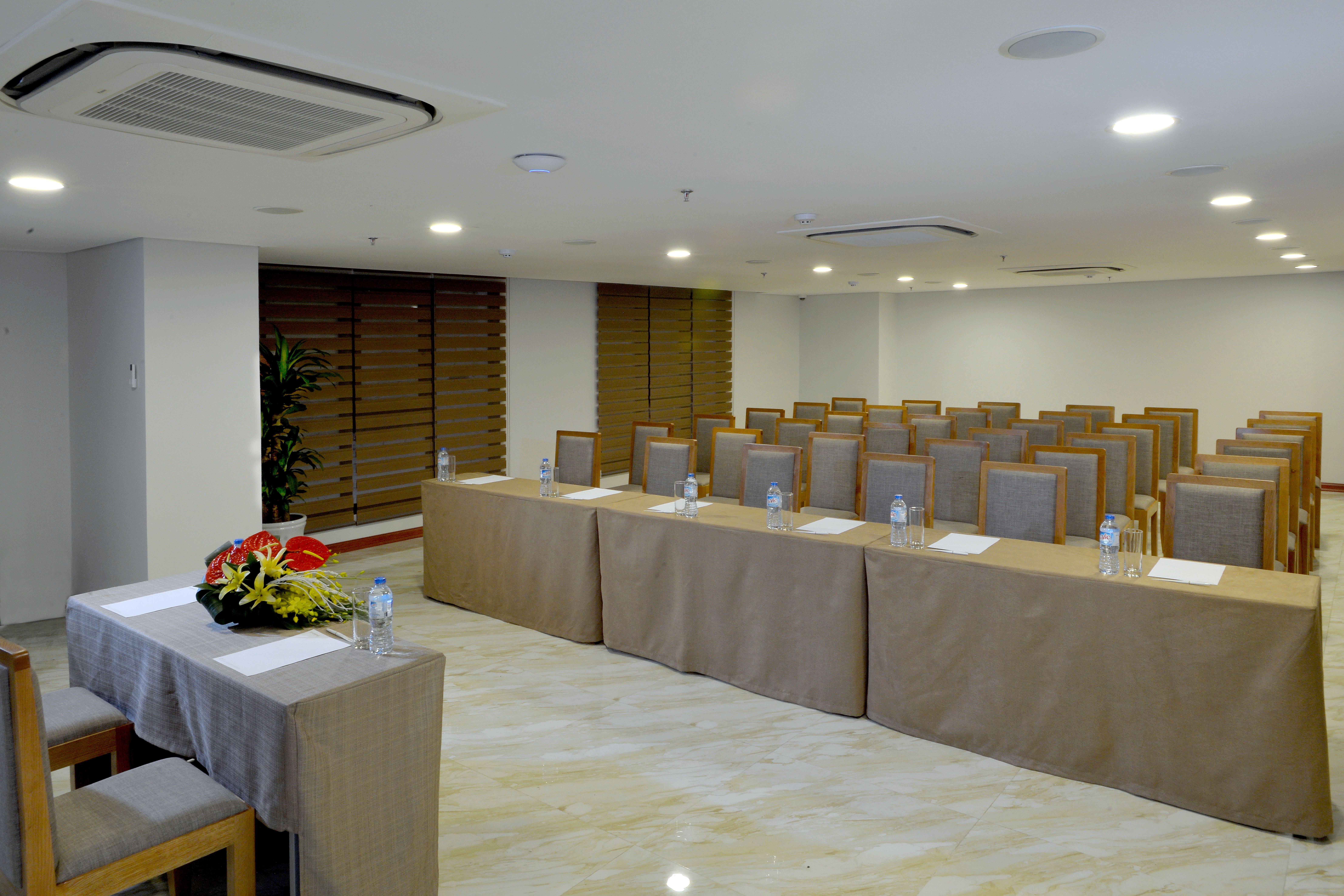 London Hanoi Hotel Экстерьер фото