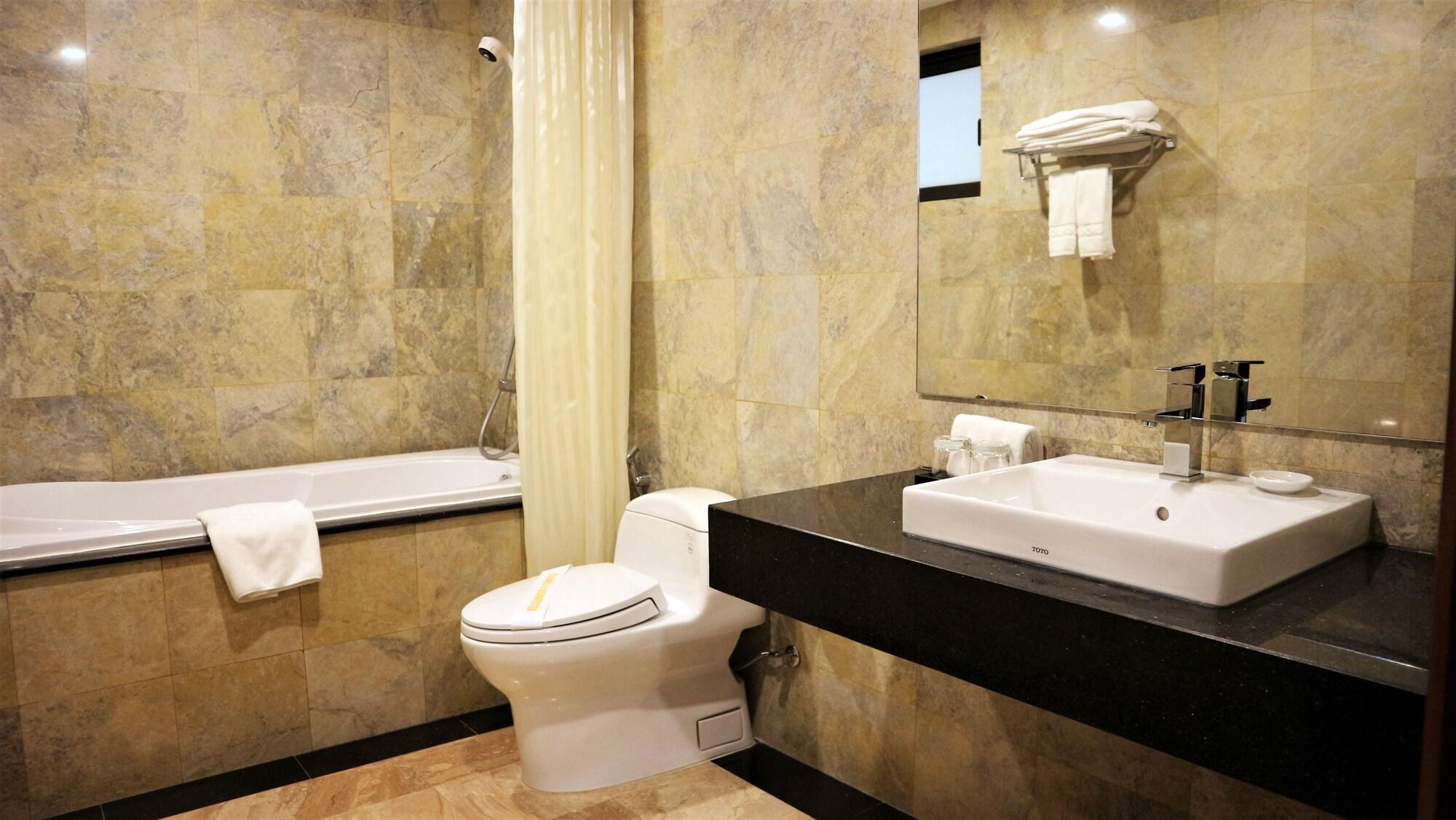 London Hanoi Hotel Экстерьер фото