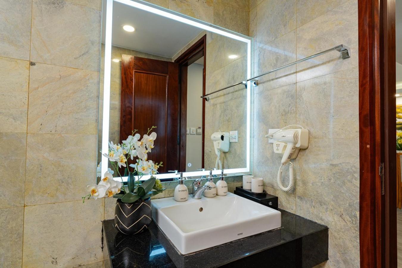 London Hanoi Hotel Экстерьер фото